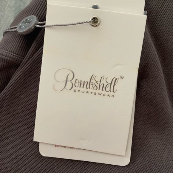 NEVER USED BOMBSHELL LEGGINGS. - Picture 2 of 3